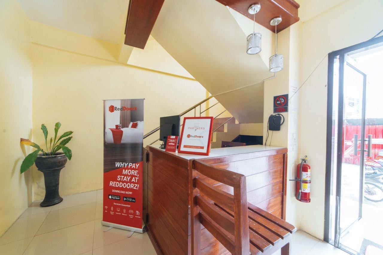 Reddoorz @ D Maagma Street Hotell Kalibo Exteriör bild