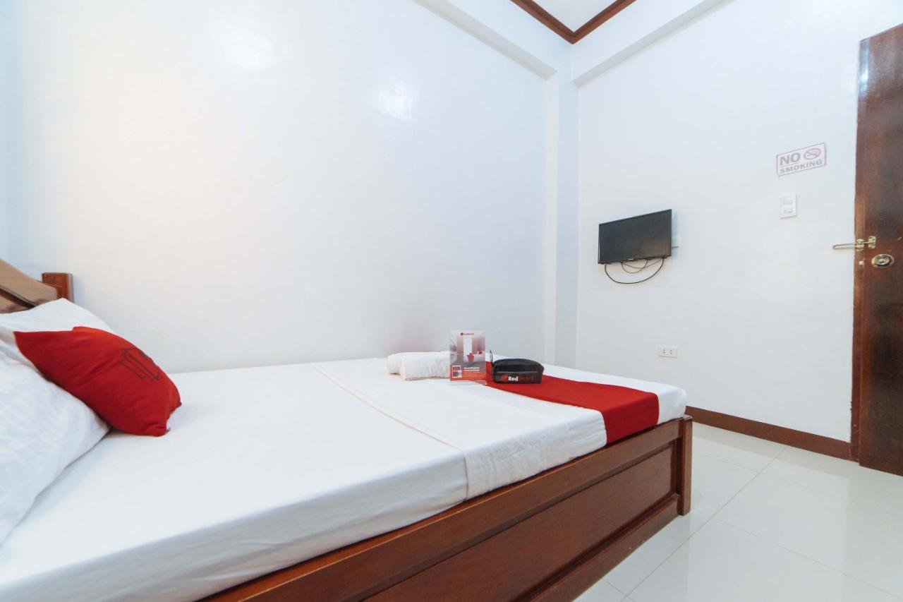 Reddoorz @ D Maagma Street Hotell Kalibo Exteriör bild